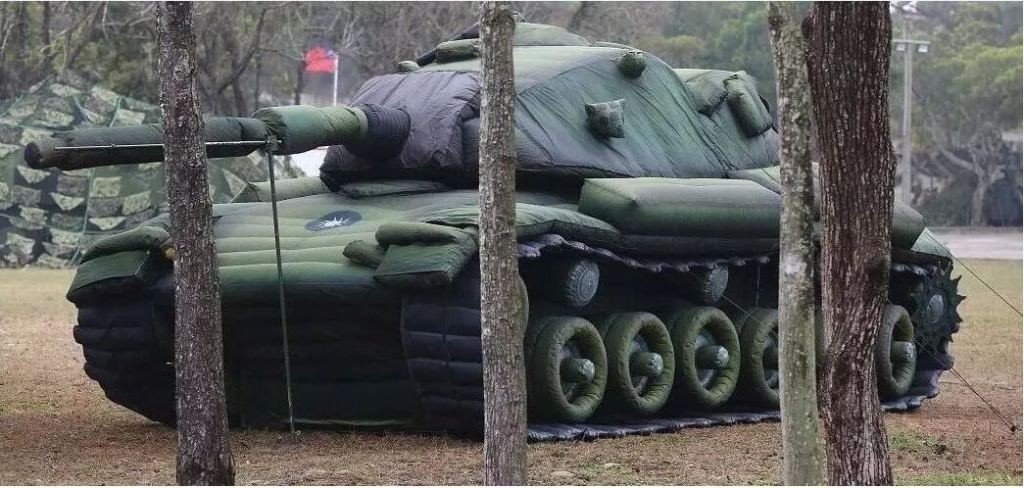 复兴军用充气坦克